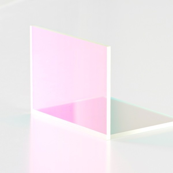 光學(xué)濾色片與有色玻璃的區(qū)別 光學(xué)濾色片與有色玻璃的區(qū)別