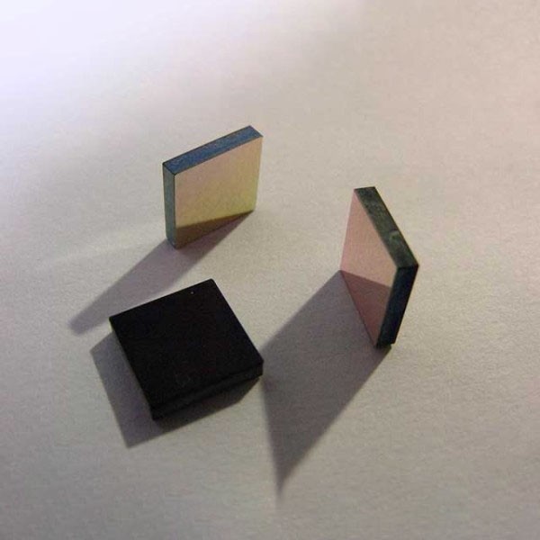 940nm黑玻璃帶通濾光片 940nm黑玻璃帶通濾光片