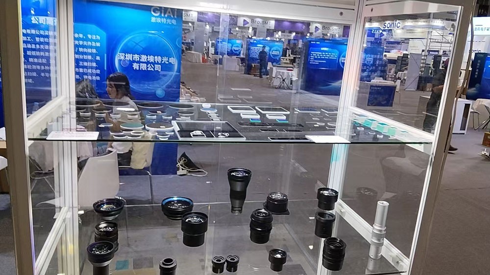 濾光片 激光加工應(yīng)用展品